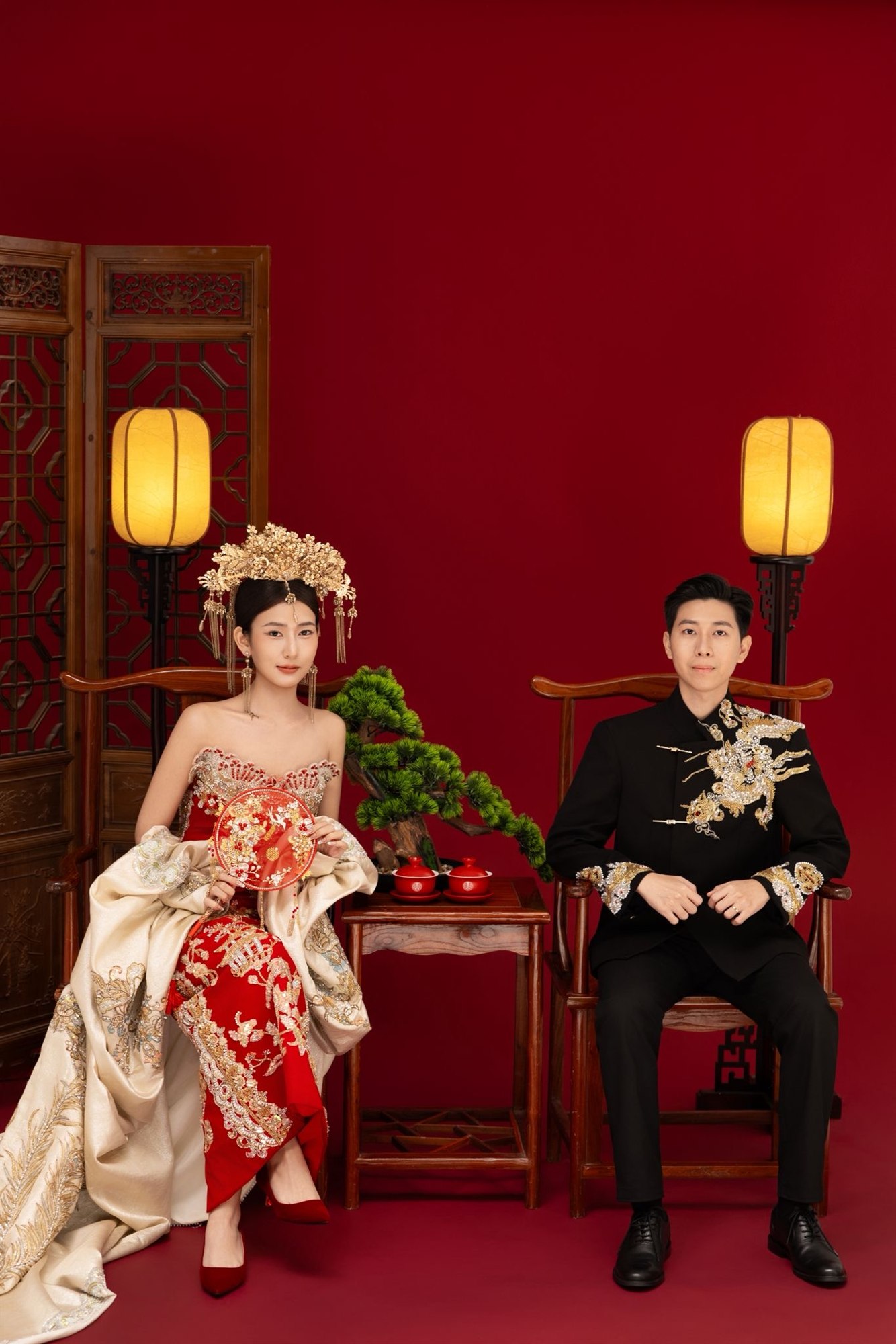 Zaw and Shwan in traditional wedding attire
